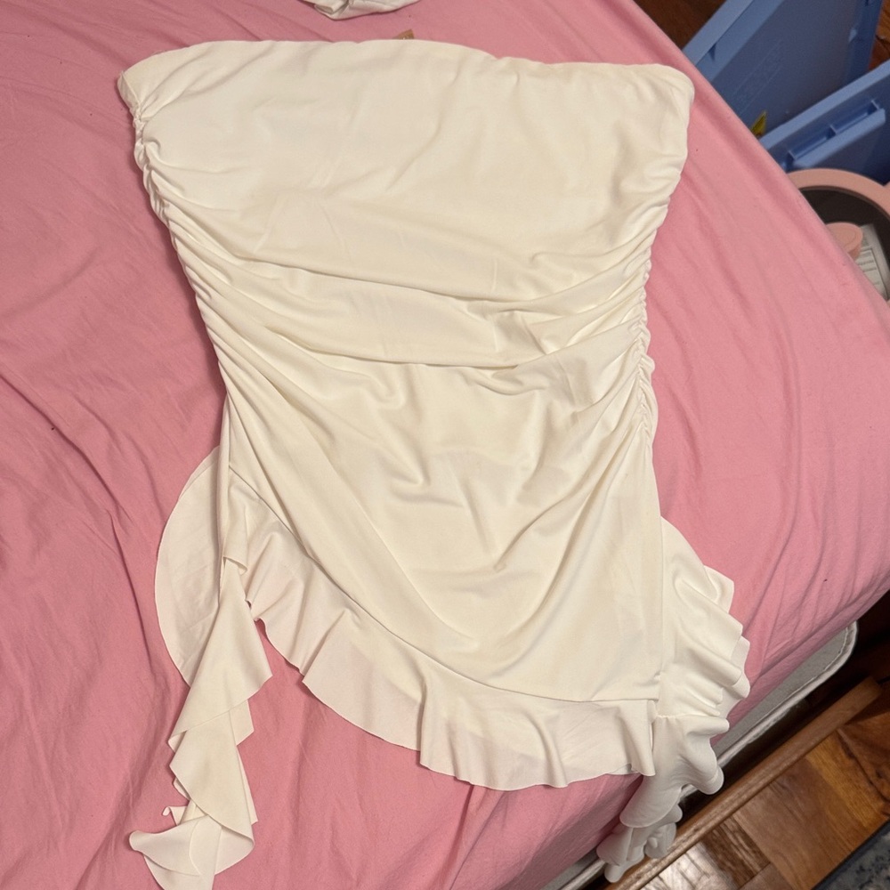 Elegant White Strapless shirt